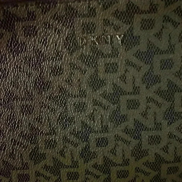 DKNY corrie monogram dome cross bag - Picture 2 of 8